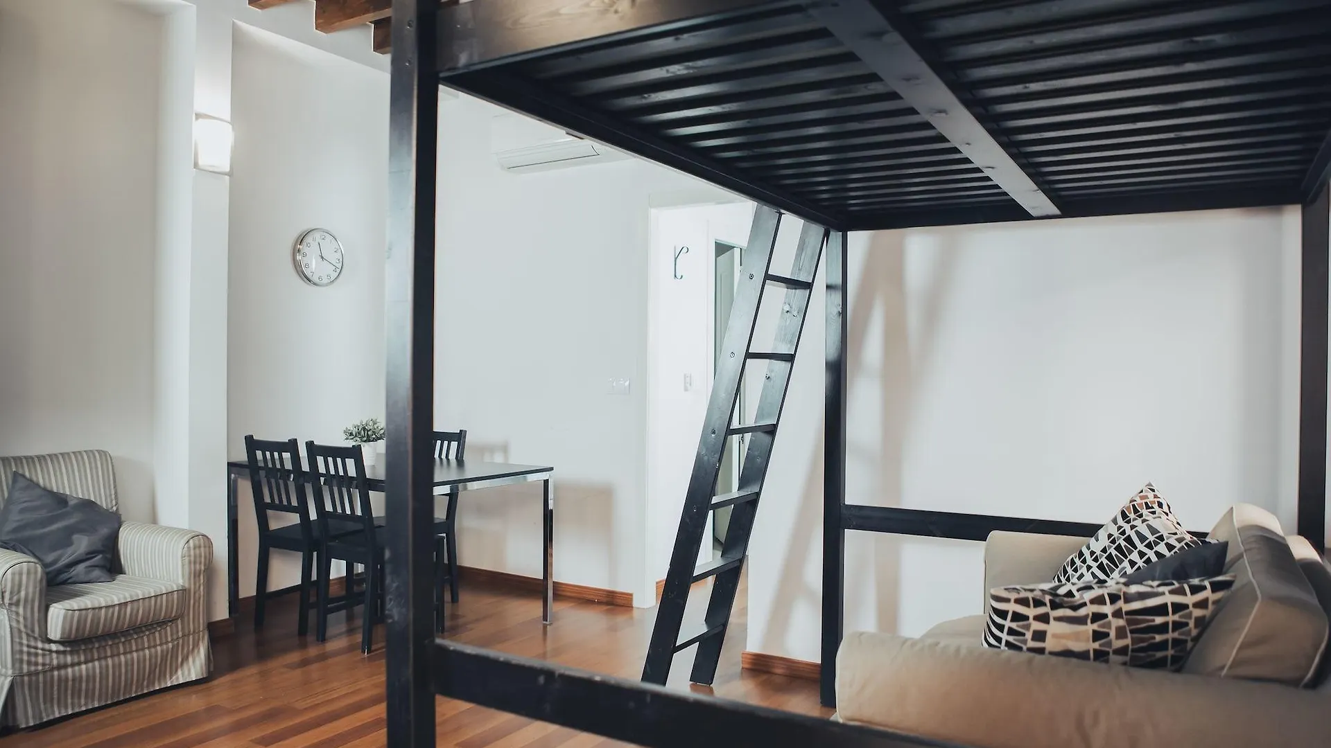 Isa Granada Apartment
