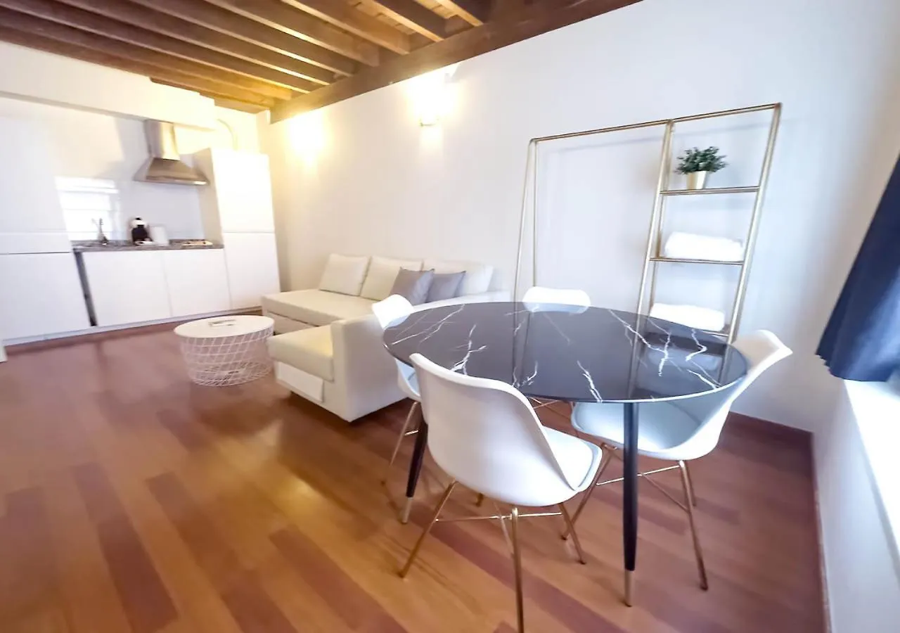Isa Granada Apartman